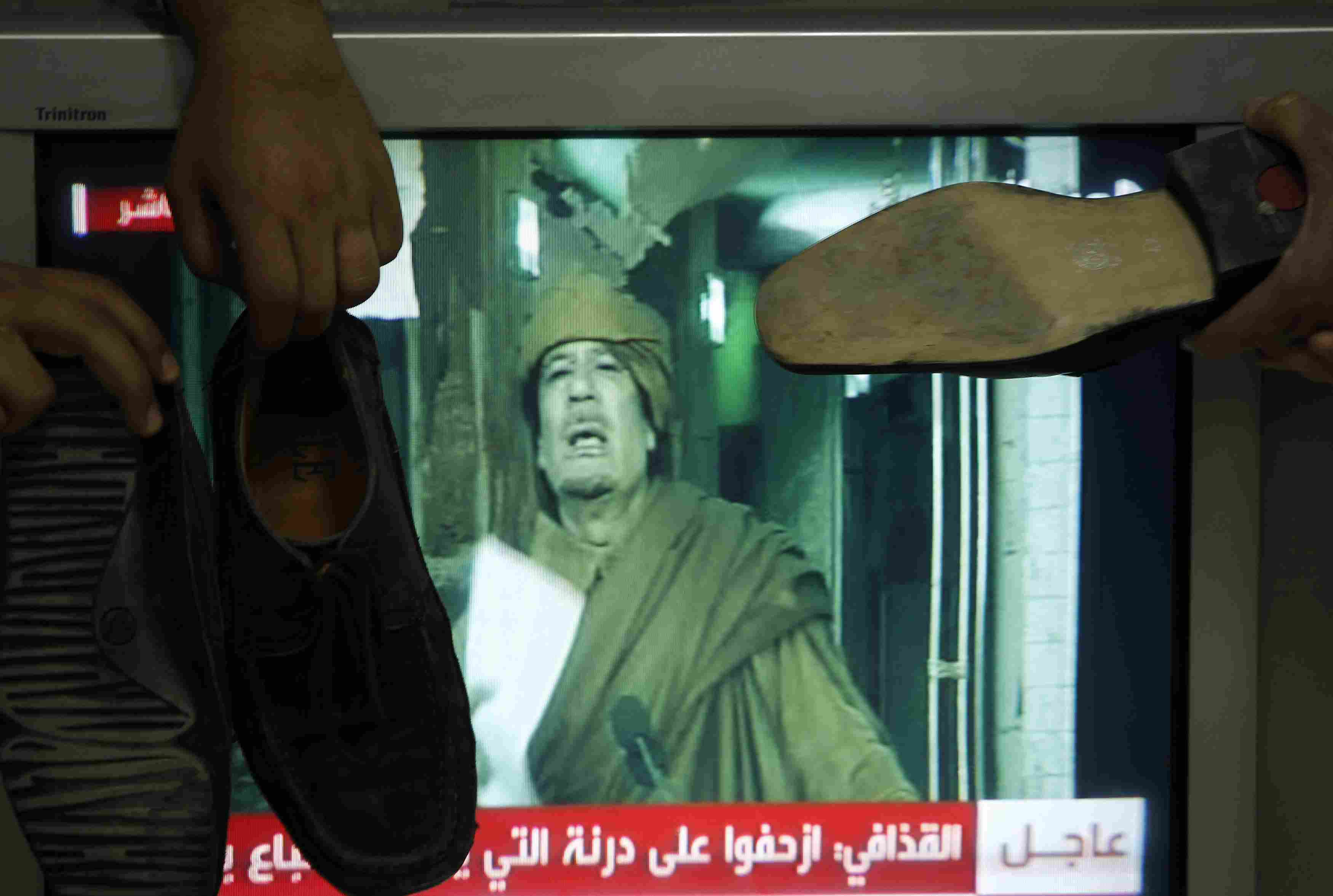 Η πιο... κόσμια από τις αντιδράσεις των Λίβυων στο παραλήρημα Καντάφι - ΦΩΤΟ REUTERS