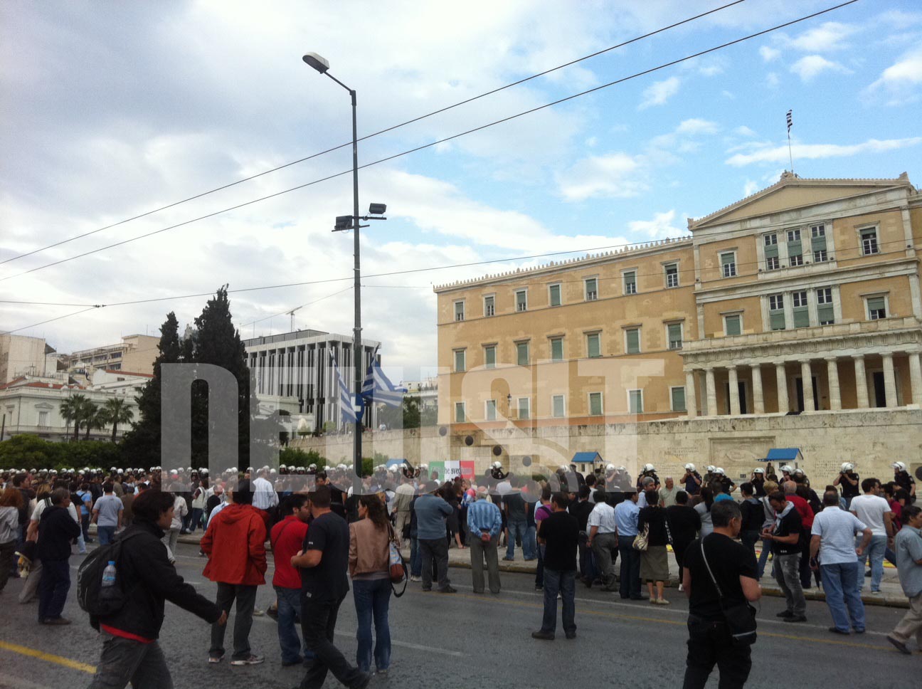 ΩΡΑ 18.19 ΣΙΓΑ ΣΙΓΑ ΣΥΓΚΕΝΤΡΩΝΟΝΤΑΙ