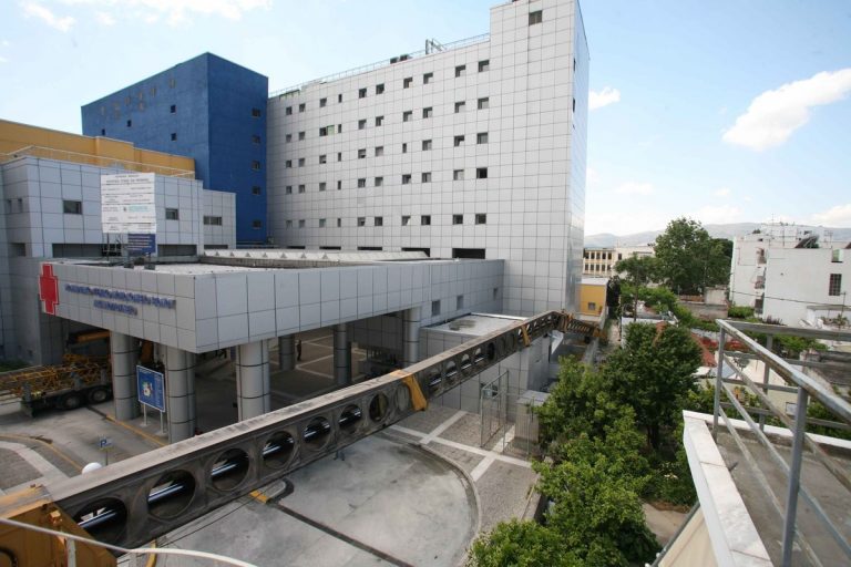 Βόλος: Είδε τις εξετάσεις και αυτοκτόνησε μπροστά στους γονείς του – Ασύλληπτη τραγωδία στο νοσοκομείο! | Newsit.gr Βόλος: Είδε τις εξετάσεις και αυτοκτόνησε μπροστά στους γονείς του – Ασύλληπτη τραγωδία στο νοσοκομείο! | Newsit.gr