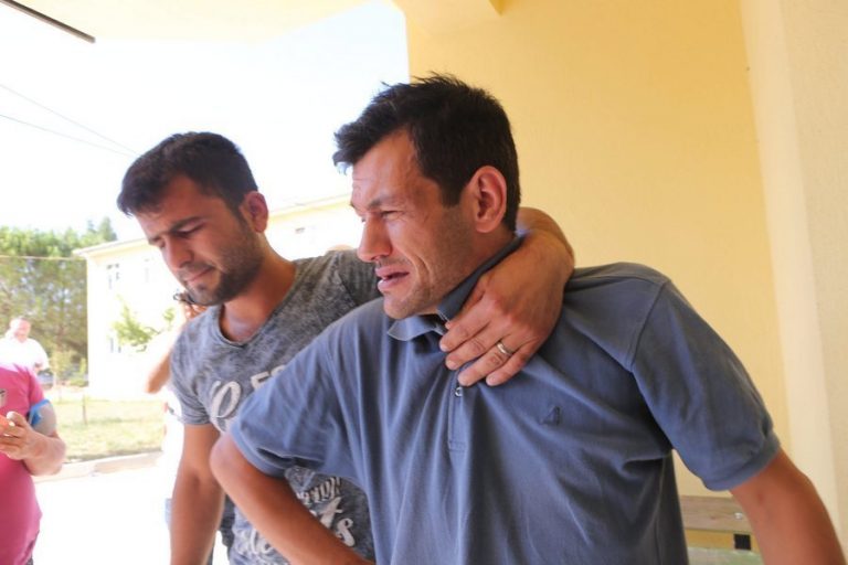 «Να δείχνετε τον Αϊλάν μήπως συγκινηθεί κανείς» λέει ο πατέρας του | Newsit.gr «Να δείχνετε τον Αϊλάν μήπως συγκινηθεί κανείς» λέει ο πατέρας του | Newsit.gr