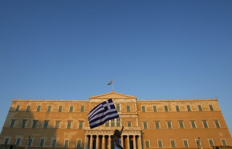 Οι Αγανακτισμένοι “πλημμύρισαν” ξανά το Σύνταγμα – Μικροεπεισόδια τα ξημερώματα με χρήση πάλι χημικών! | Newsit.gr Οι Αγανακτισμένοι “πλημμύρισαν” ξανά το Σύνταγμα – Μικροεπεισόδια τα ξημερώματα με χρήση πάλι χημικών! | Newsit.gr