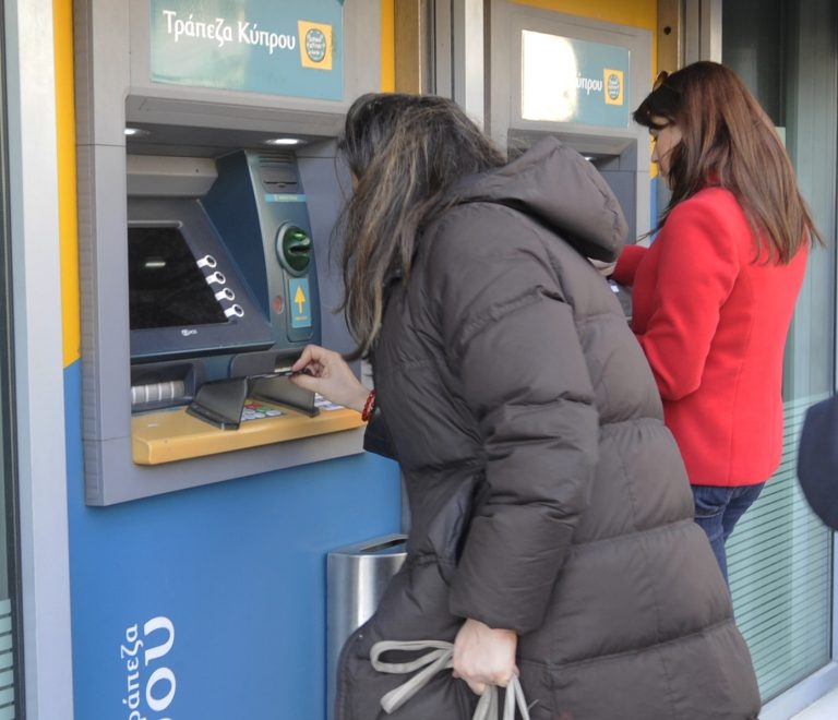 Πάργα: Κοιτούσε το ΑΤΜ της τράπεζας και προσπαθούσε να πιστέψει αυτό που έβλεπε…