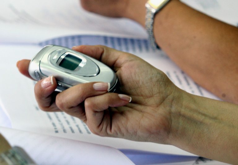 Φτηναίνουν κλήσεις και SMS από 15 ΜαÎου