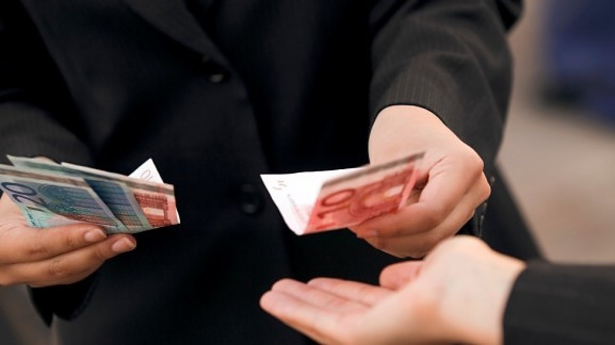 Επίθεση… αγάπης από την κυβέρνηση με μείωση σε τρεις διαφορετικούς φόρους ! | Newsit.gr Επίθεση… αγάπης από την κυβέρνηση με μείωση σε τρεις διαφορετικούς φόρους ! | Newsit.gr