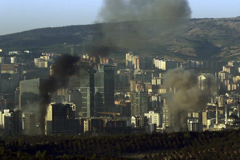 Επίθεση 40 κομάντος εναντίον του Ερντογάν – Μάχες σώμα με σώμα – Πως αποτράπηκε ο βομβαρδισμός της Άγκυρας