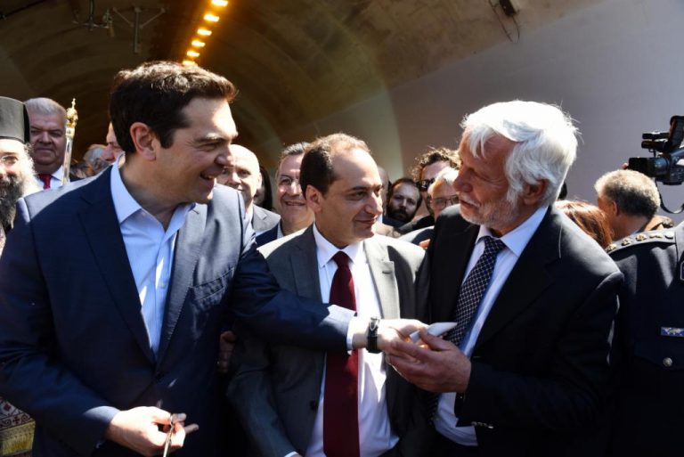 Ο Πρωθυπουργός μπερδεύτηκε! Νόμιζε ότι η εθνική οδός είναι πτέρυγα μάχης! | Newsit.gr Ο Πρωθυπουργός μπερδεύτηκε! Νόμιζε ότι η εθνική οδός είναι πτέρυγα μάχης! | Newsit.gr