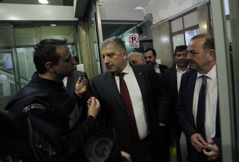 ‘Αγρια κόντρα Σκουρλέτη – δημάρχων – Αποχώρησε από συνάντηση! | Newsit.gr ‘Αγρια κόντρα Σκουρλέτη – δημάρχων – Αποχώρησε από συνάντηση! | Newsit.gr