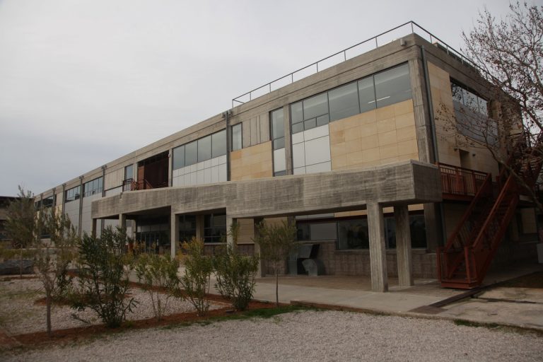 Δημήτρης Μυταράς: Κλειστή η Ανώτατη Σχολή Καλών Τεχνών σε ένδειξη πένθους | Newsit.gr Δημήτρης Μυταράς: Κλειστή η Ανώτατη Σχολή Καλών Τεχνών σε ένδειξη πένθους | Newsit.gr