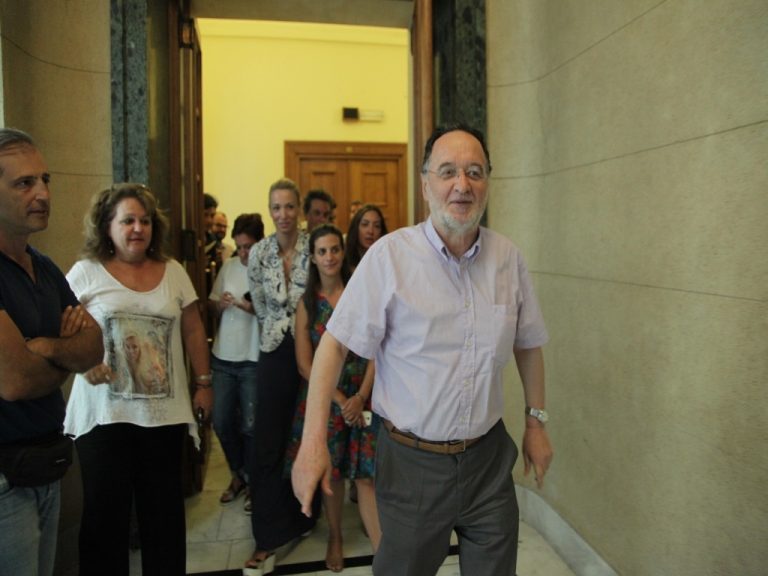 Λαϊκή Ενότητα για debate: Τηλεοπτική πρόβα συγκυβέρνησης | Newsit.gr Λαϊκή Ενότητα για debate: Τηλεοπτική πρόβα συγκυβέρνησης | Newsit.gr