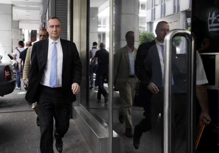 Και ο Μιχελάκης «αδειάζει» τον Γρηγοράκο για τους δημοσίους υπαλλήλους | Newsit.gr Και ο Μιχελάκης «αδειάζει» τον Γρηγοράκο για τους δημοσίους υπαλλήλους | Newsit.gr