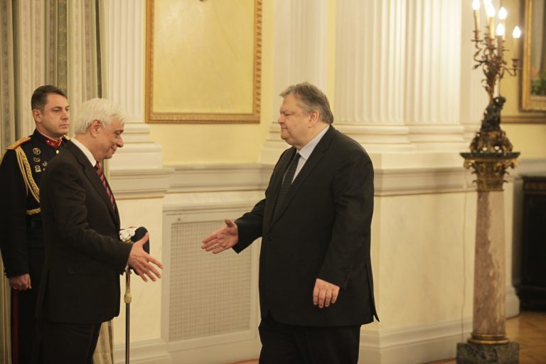 Προς Βαγγέλη Βενιζέλο: Βαγγέλη δεν βρέχει | Newsit.gr Προς Βαγγέλη Βενιζέλο: Βαγγέλη δεν βρέχει | Newsit.gr