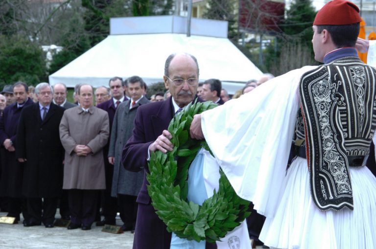 Κωστής Στεφανόπουλος: Ο Πρόεδρος της καρδιάς των Ελλήνων | Newsit.gr Κωστής Στεφανόπουλος: Ο Πρόεδρος της καρδιάς των Ελλήνων | Newsit.gr