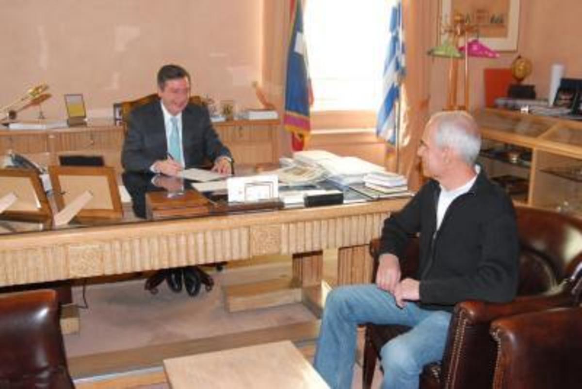 Υπογράφηκε το πρώτο Σύμφωνο Συμβίωσης μεταξύ δυο ανδρών στην Αθήνα! | Newsit.gr Υπογράφηκε το πρώτο Σύμφωνο Συμβίωσης μεταξύ δυο ανδρών στην Αθήνα! | Newsit.gr