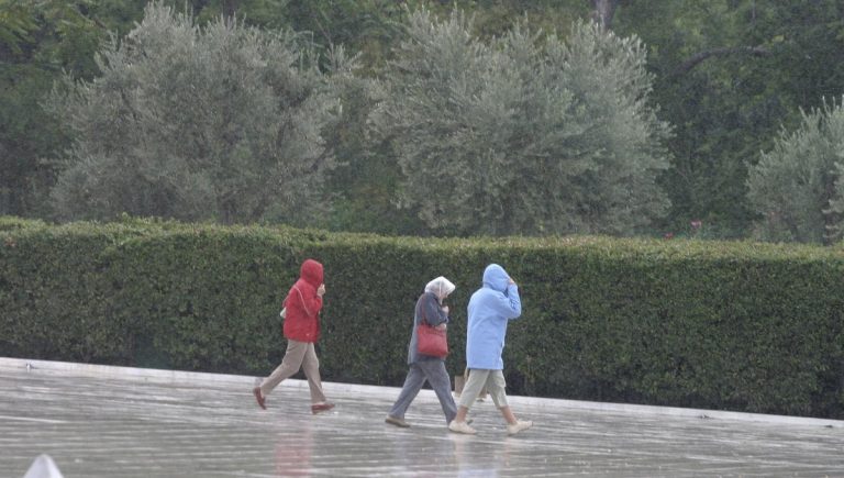 Καιρός: Δεν λέει να φύγει ο χειμώνας! Σφοδρές καταιγίδες και… χαλάζι! Πού θα χτυπήσει η κακοκαιρία | Newsit.gr Καιρός: Δεν λέει να φύγει ο χειμώνας! Σφοδρές καταιγίδες και… χαλάζι! Πού θα χτυπήσει η κακοκαιρία | Newsit.gr