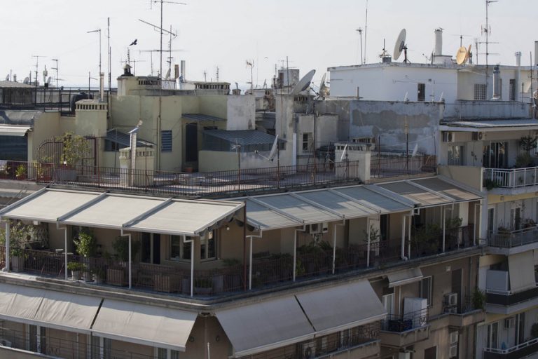 Παρκούρ… θανάτου στη Θεσσαλονίκη – Τραγικό τέλος για 13χρονο στο κέντρο της πόλης – Έπεσε από εξαώροφη πολυκατοικία | Newsit.gr Παρκούρ… θανάτου στη Θεσσαλονίκη – Τραγικό τέλος για 13χρονο στο κέντρο της πόλης – Έπεσε από εξαώροφη πολυκατοικία | Newsit.gr