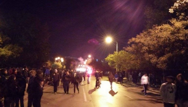 17 Νοέμβρη 2015: Ένταση στην πορεία της Θεσσαλονίκης – ΦΩΤΟ & ΒΙΝΤΕΟ | Newsit.gr 17 Νοέμβρη 2015: Ένταση στην πορεία της Θεσσαλονίκης – ΦΩΤΟ & ΒΙΝΤΕΟ | Newsit.gr