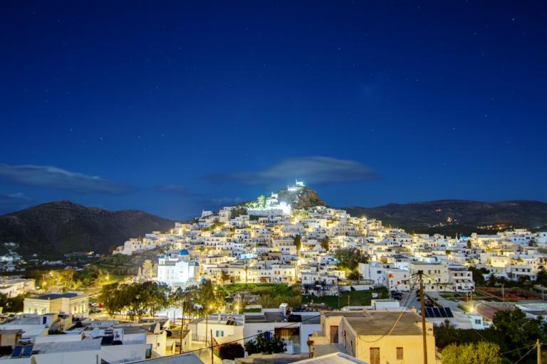 Vogue: Στους 4 κορυφαίους προορισμούς η Ίος | Newsit.gr Vogue: Στους 4 κορυφαίους προορισμούς η Ίος | Newsit.gr