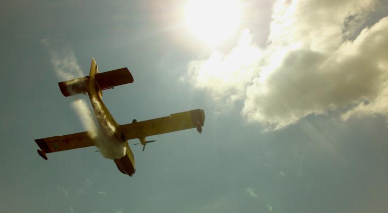 Καύσωνας: «Μετακόμισαν» τα Canadair από την Ελευσίνα! | Newsit.gr Καύσωνας: «Μετακόμισαν» τα Canadair από την Ελευσίνα! | Newsit.gr