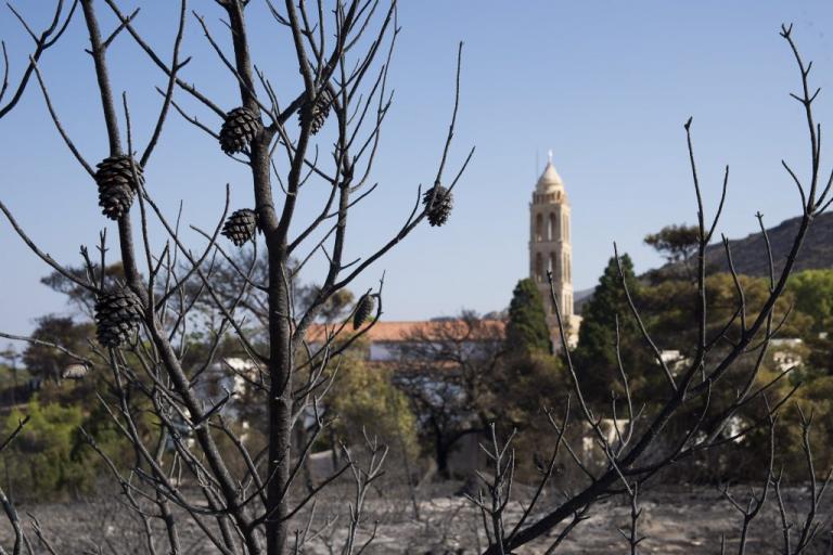 Αθεόφοβοι! Χρησιμοποιούν την Αρχιεπισκοπή για να κατακλέψουν πιστούς | Newsit.gr Αθεόφοβοι! Χρησιμοποιούν την Αρχιεπισκοπή για να κατακλέψουν πιστούς | Newsit.gr