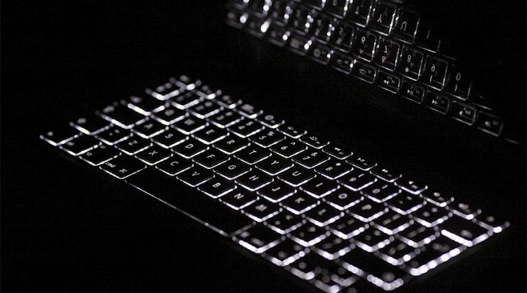 Προϊόντα μαϊμούδες και στο internet – Δάγκωναν όσους αγόραζαν αθλητικά | Newsit.gr Προϊόντα μαϊμούδες και στο internet – Δάγκωναν όσους αγόραζαν αθλητικά | Newsit.gr