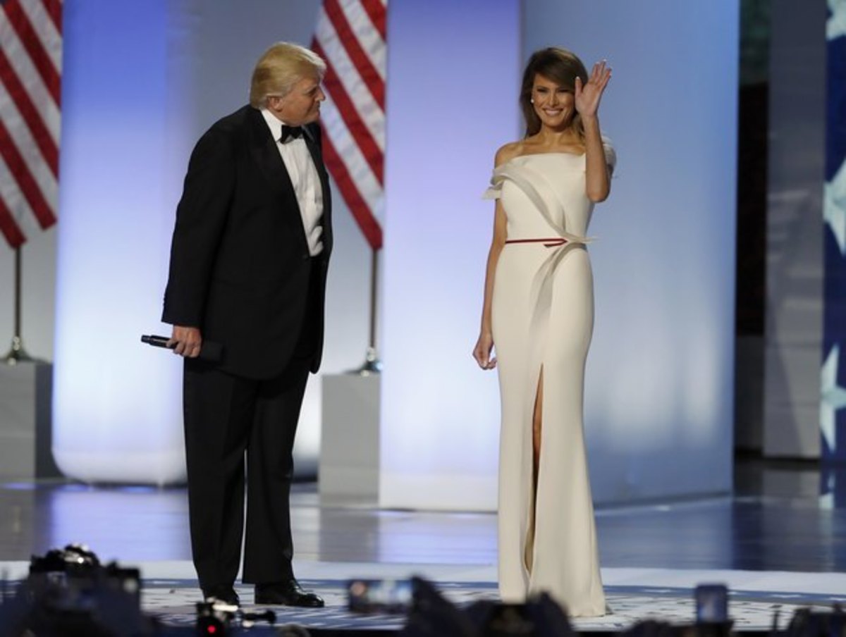 Μελάνια Τραμπ φόρεμα