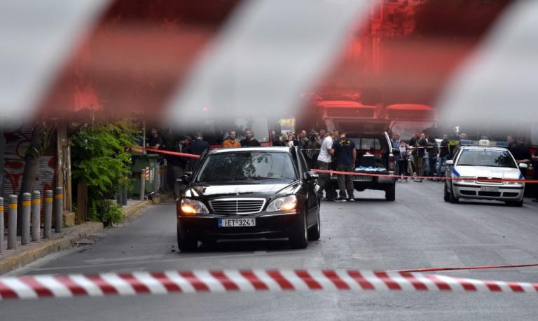 Επίθεση στον Λουκά Παπαδήμο: Πόρισμα με… απορίες για το κενό ασφαλείας | Newsit.gr Επίθεση στον Λουκά Παπαδήμο: Πόρισμα με… απορίες για το κενό ασφαλείας | Newsit.gr