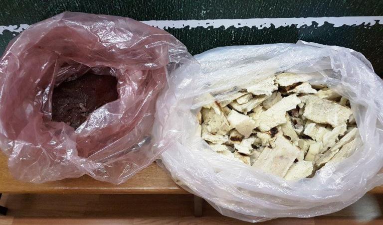 Στα «χέρια» της αστυνομίας σπείρα που «γέμιζε» ναρκωτικά το Μενίδι | Newsit.gr Στα «χέρια» της αστυνομίας σπείρα που «γέμιζε» ναρκωτικά το Μενίδι | Newsit.gr