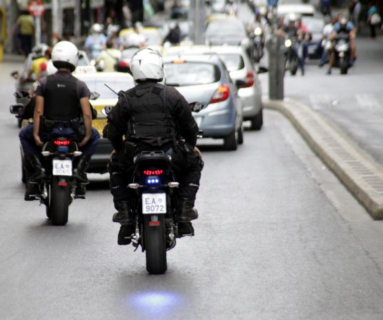 Άνδρας δάγκωσε στο πρόσωπο και τραυμάτισε σοβαρά αστυνομικό της ΔΙΑΣ