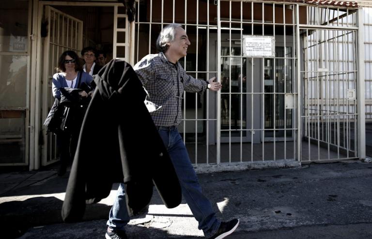Δημήτρης Κουφοντίνας: Βγήκε με τον Νόμο Παρασκευόπουλου!