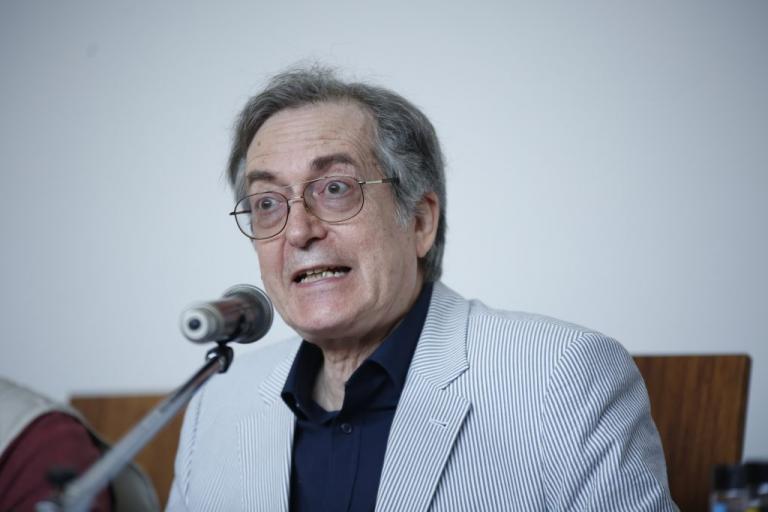 Ευγένιος Τριβιζάς: Η Φρουτοπία, το Νησί των Πυροτεχνημάτων και οι μικροί φίλοι του | Newsit.gr Ευγένιος Τριβιζάς: Η Φρουτοπία, το Νησί των Πυροτεχνημάτων και οι μικροί φίλοι του | Newsit.gr