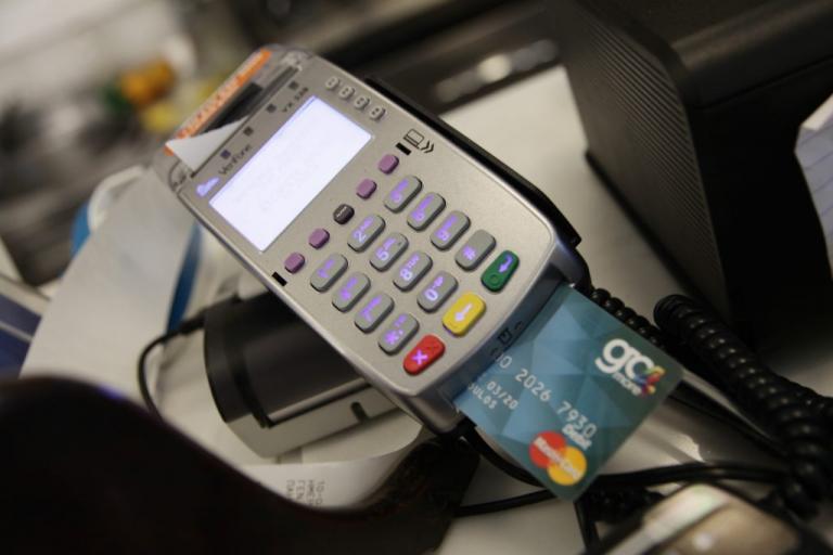 Υποχρεωτικά τα POS για 58 νέες κατηγορίες επαγγελματιών | Newsit.gr Υποχρεωτικά τα POS για 58 νέες κατηγορίες επαγγελματιών | Newsit.gr