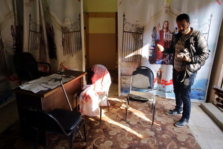 Κάιρο: Το Ισλαμικό Κράτος ανέλαβε την ευθύνη για το μακελειό στην Εκκλησία Κοπτών | Newsit.gr Κάιρο: Το Ισλαμικό Κράτος ανέλαβε την ευθύνη για το μακελειό στην Εκκλησία Κοπτών | Newsit.gr