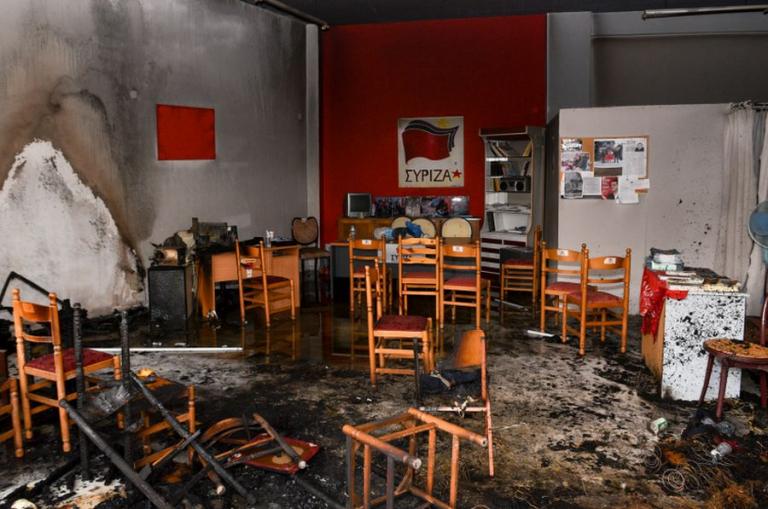 «Παραβατικοί, απόβλητοι και ερωτευμένοι» πίσω από τα γκαζάκια στον ΣΥΡΙΖΑ | Newsit.gr «Παραβατικοί, απόβλητοι και ερωτευμένοι» πίσω από τα γκαζάκια στον ΣΥΡΙΖΑ | Newsit.gr