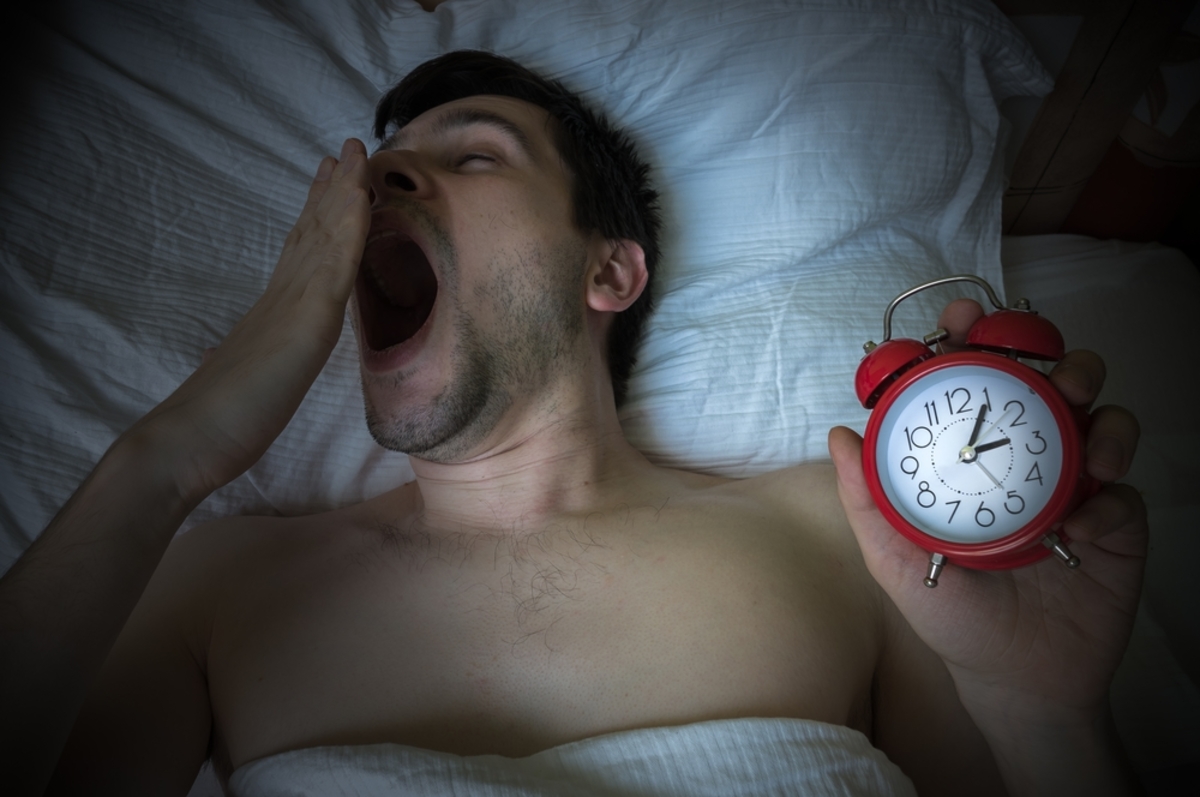 Ύπνος: Τι είναι το “social jet lag” του Σαββατοκύριακου και τι επιπτώσεις έχει στην υγεία σας