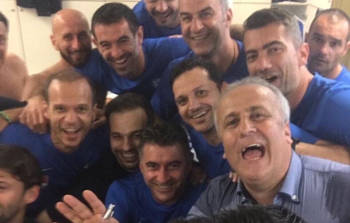 Το ποδοσφαιρικό έπος του Euro 2004 σε μια selfie!