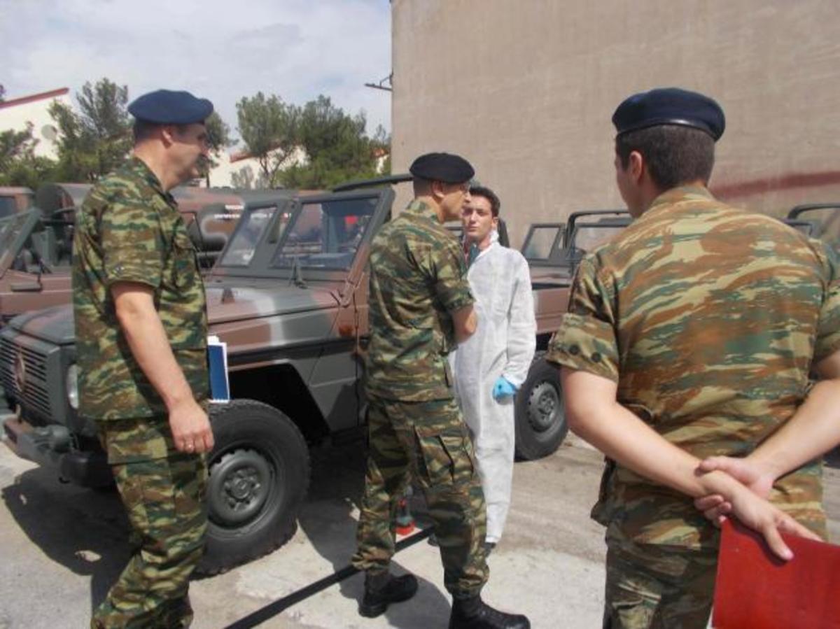 O Αρχηγός Στρατού στο 301 Εργοστάσιο Βάσης [pics]