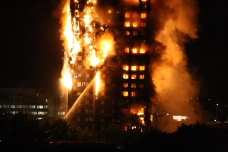 Φωτιά στο Λονδίνο: Video – σοκ από την πυρκαγιά στο πύργο των 27 ορόφων