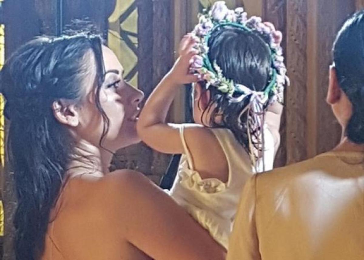 Χριστίνα Μουστάκα: Έγινε η πιο…σέξι νονά! [pics]
