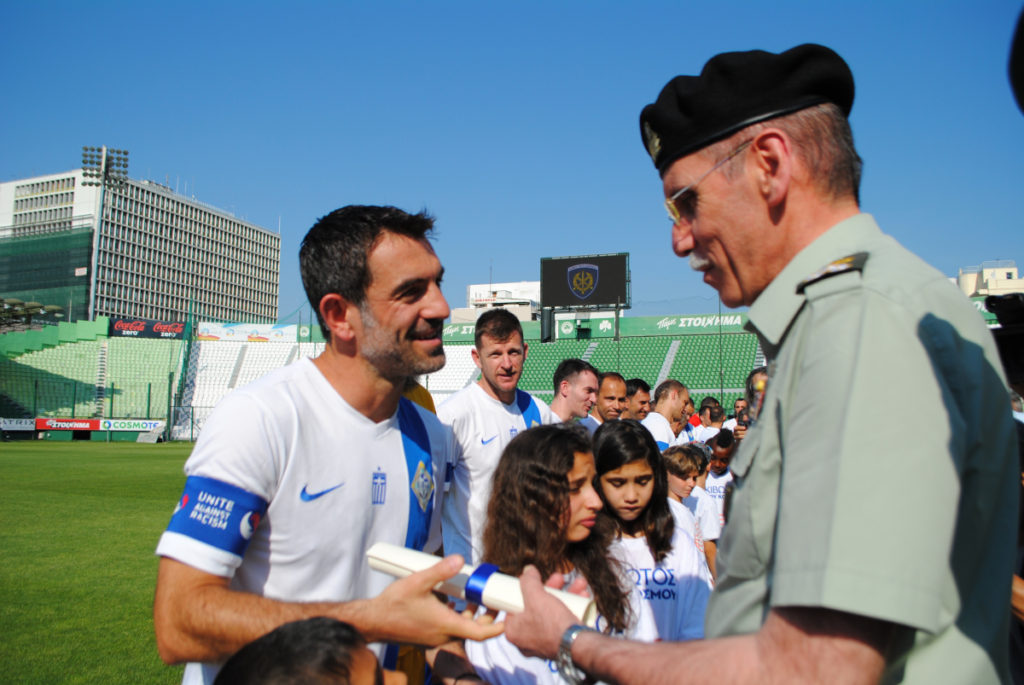 Καταδρομείς έπαιξαν ποδόσφαιρο για καλό σκοπό! [pics]