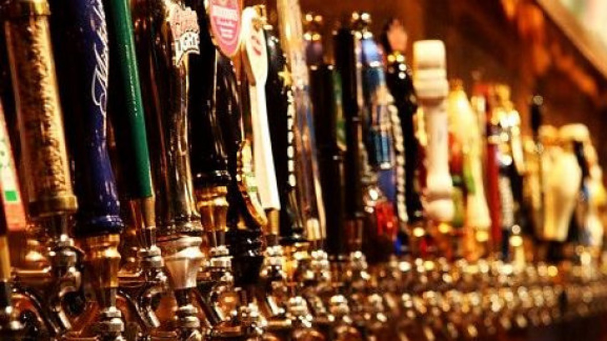 Καταγγελία-σοκ! Την εκβίαζε για να προσφέρει ερωτικές «υπηρεσίες» σε πελάτες