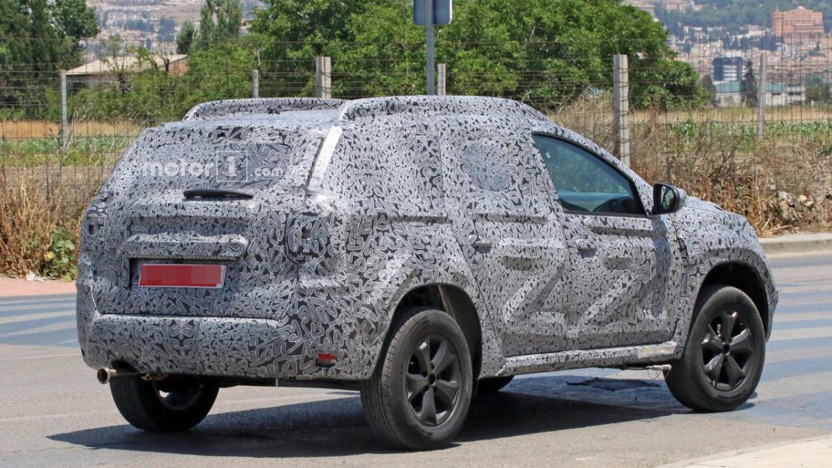 Σε δοκιμές εξέλιξης η νέα γενιά του Dacia Duster