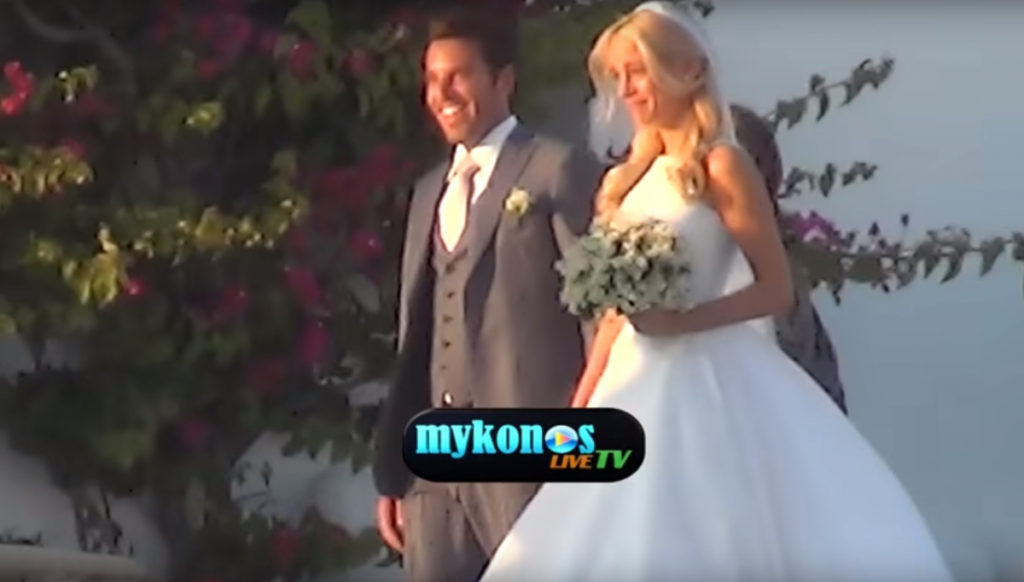 Έλαμψε η Δούκισσα Νομικού στον γάμο! Η αγωνία του Δημήτρη Θεοδωρίδη! [vid]