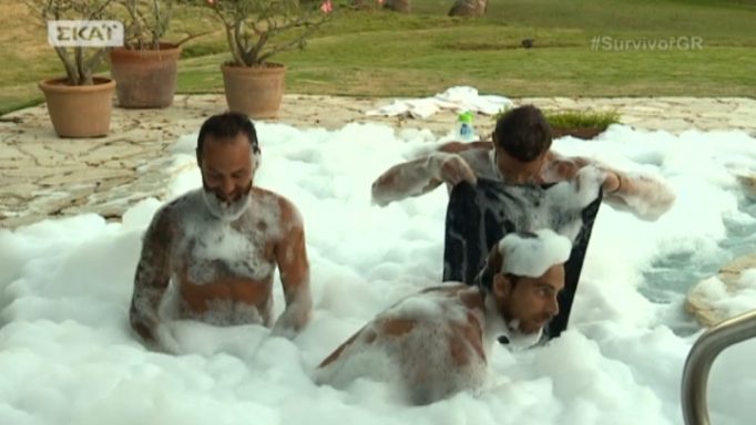Survivor: Ολόγυμνοι στο τζακούζι Βασάλος, Μάριος και μισθοφόρος! Έπαθε σοκ η Σάρα! [vid]