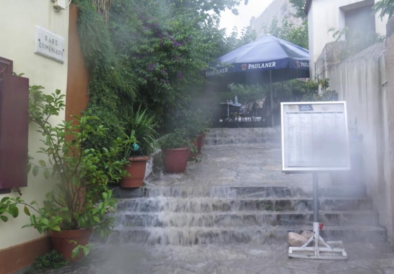 Καιρός: Ποιο καλοκαίρι – ποιος Ιούνιος; Χαλάζι και καταιγίδες στην Αθήνα [pics, vid]