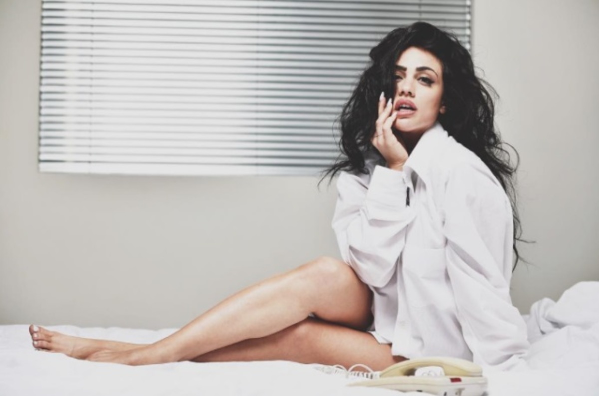 Κόνι Μεταξά: Προκαλεί εγκεφαλικά με την ολόγυμνη φωτογραφία της στην …τουαλέτα!