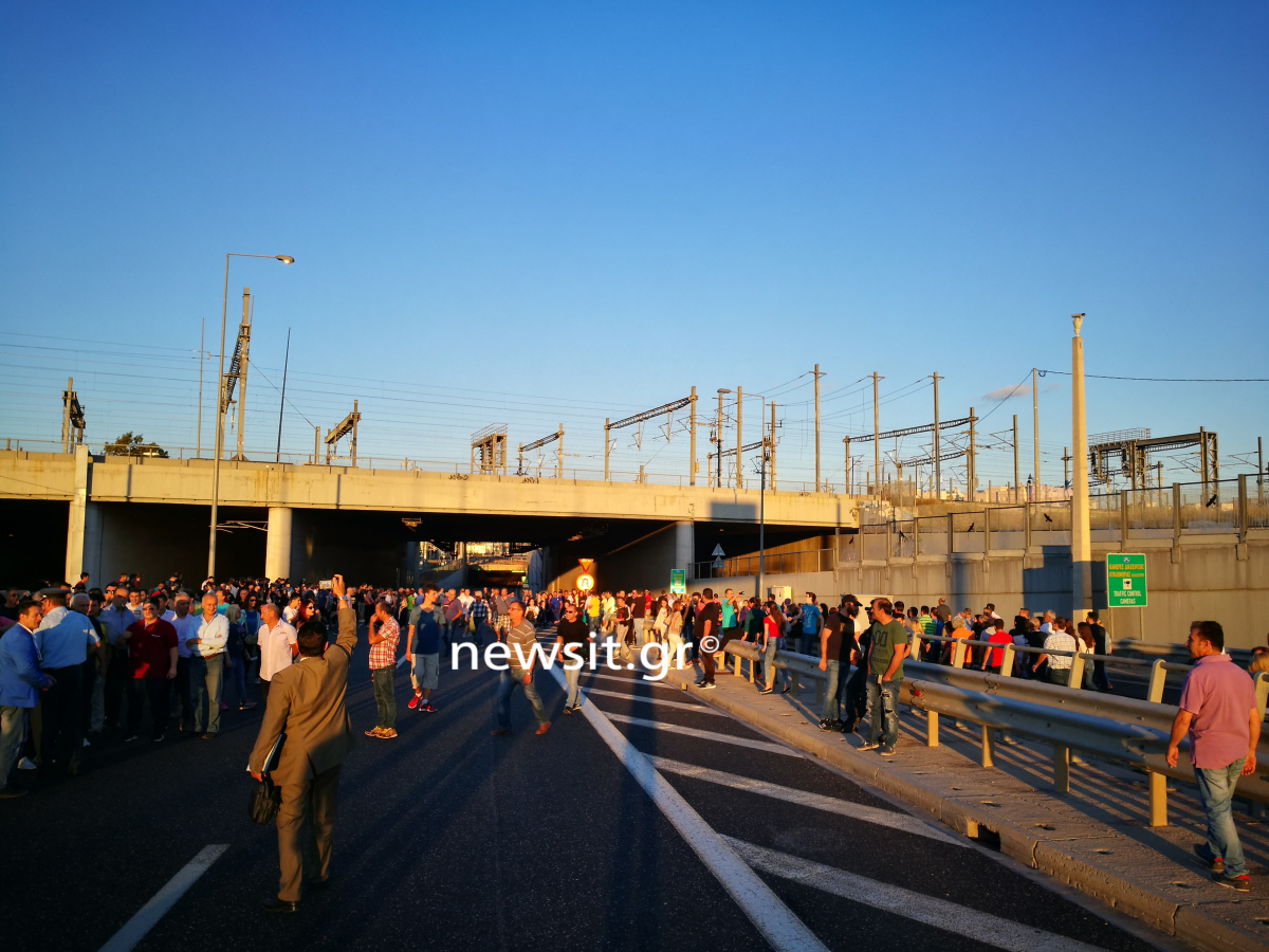 Μενίδι: Ξανά στους δρόμους οι κάτοικοι κατά της εγκληματικότητας των Ρομά