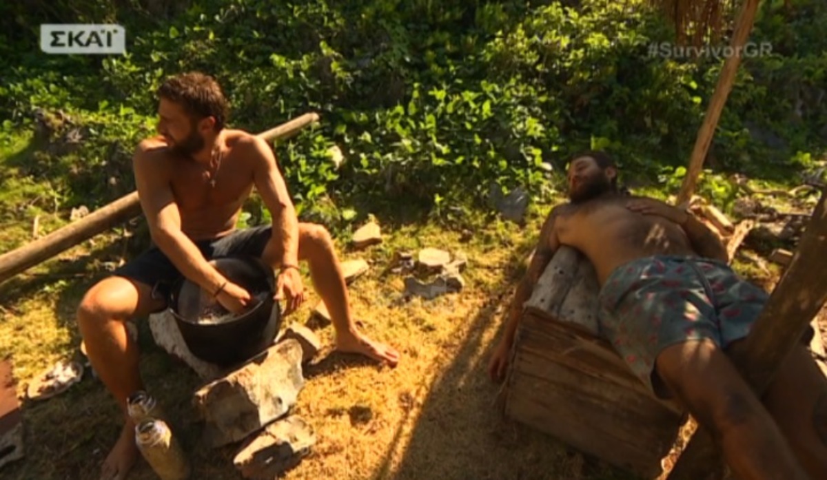 Survivor: Ολόγυμνος ο Γιάννης Σπαλιάρας! Τα… πέταξε όλα στην παραλία!