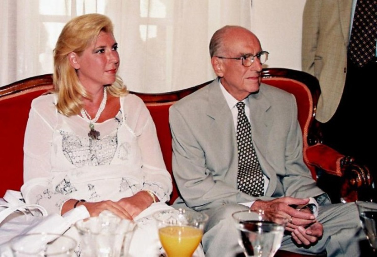 «Πήρα τρεις μισθούς για μια φωτογραφία του Ανδρέα Παπανδρέου με τη Δήμητρα»