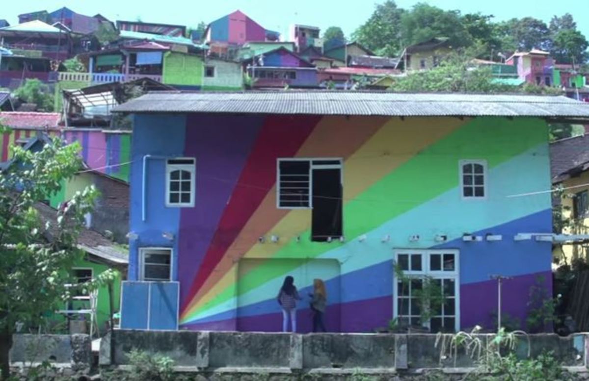 Το πολύχρωμο χωριό στην Ινδονησία [vid]