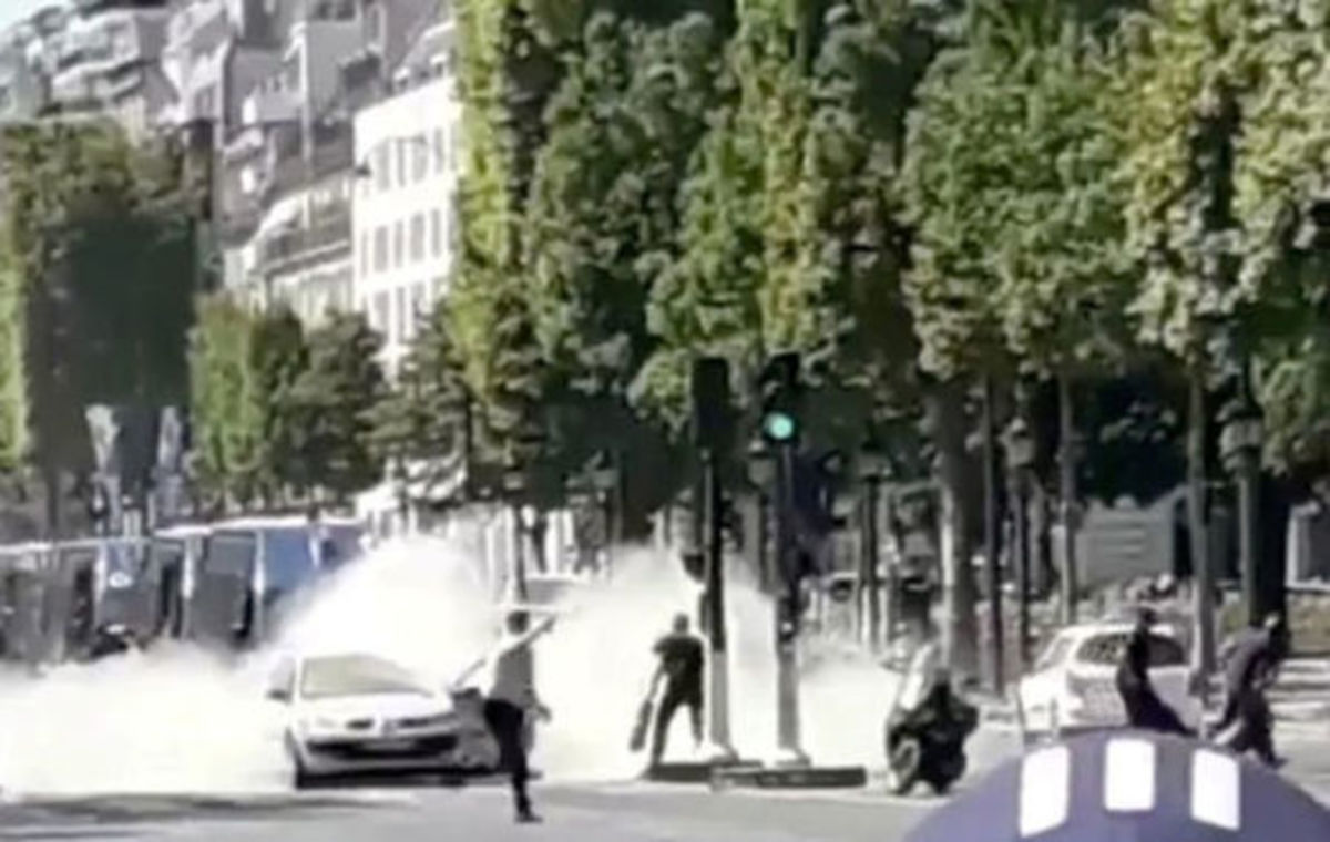 Βρήκαν… οπλοστάσιο στο σπίτι του επίδοξου τρομοκράτη στη Champs Elysees